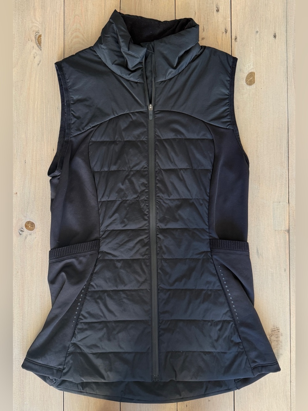 Lululemon Black Vest Womens Size 6 Like New